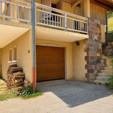Familial A Flumet, 8 Pers, Balcons Et Jardin *