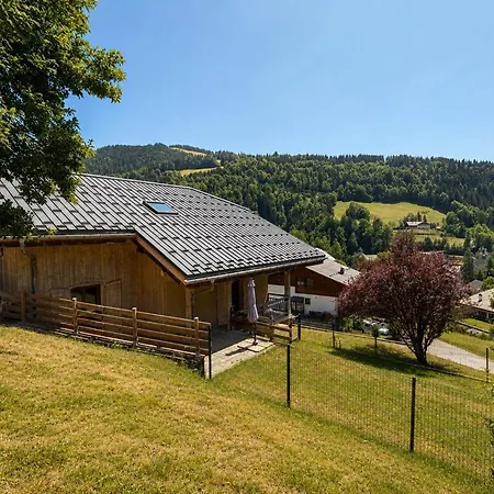 Familial A Flumet, 8 Pers, Balcons Et Jardin Chalet